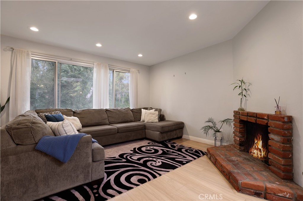 MLS #OC25259991 image #12