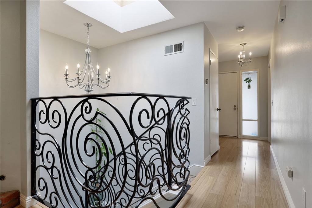 MLS #OC25259991 image #4