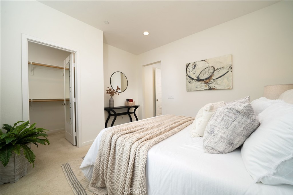 MLS #OC25260031 image #12