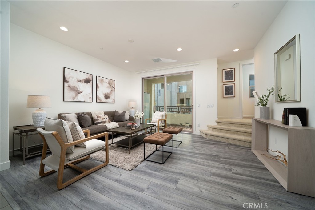 MLS #OC25260031 image #5