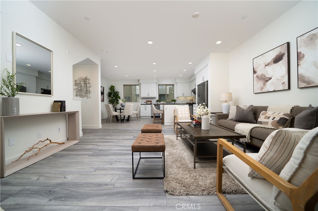 MLS #OC25260031 image #8