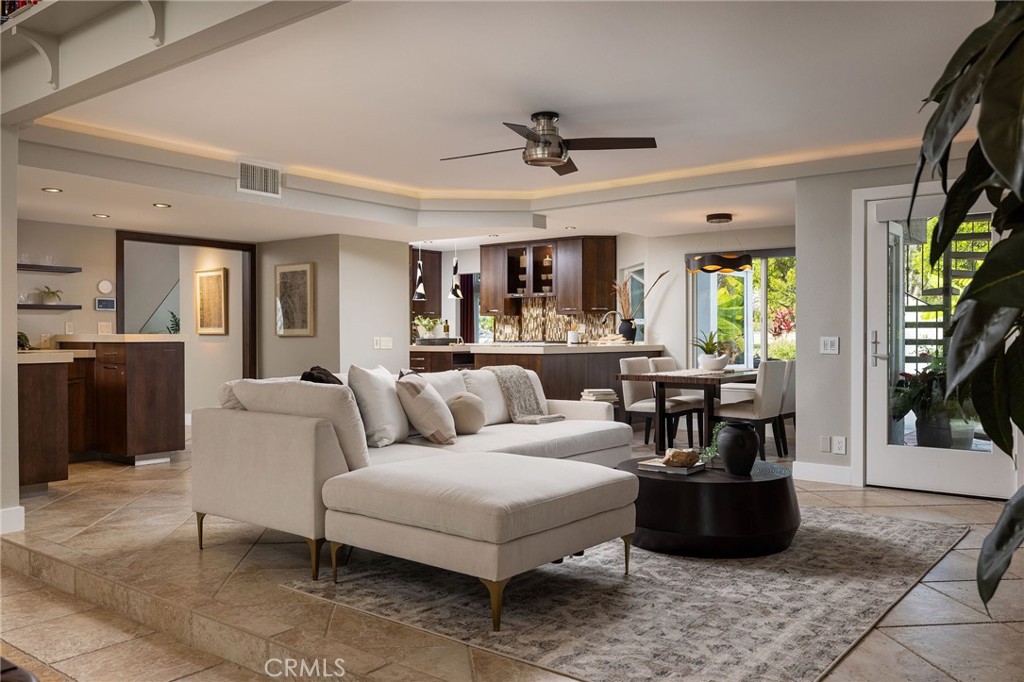 MLS #OC25260059 image #4