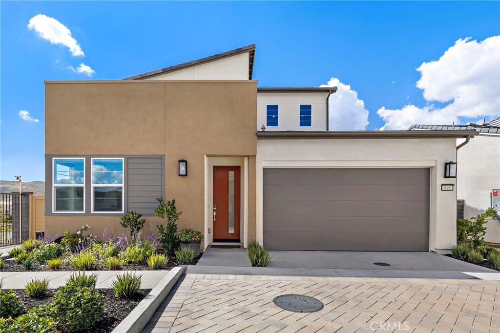 MLS #OC25260069 image #1