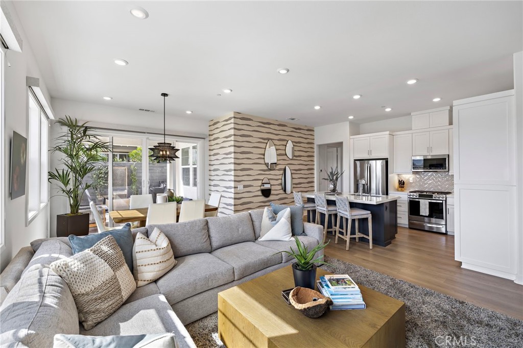 MLS #OC25260069 image #10