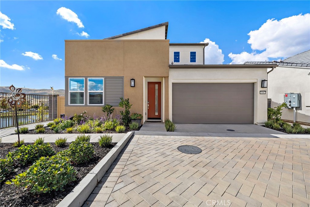 MLS #OC25260069 image #2