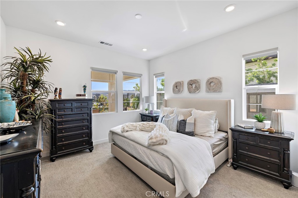 MLS #OC25260069 image #27