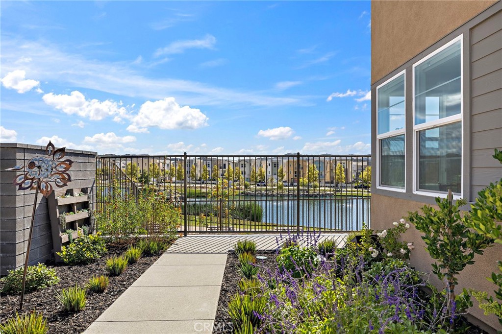 MLS #OC25260069 image #4