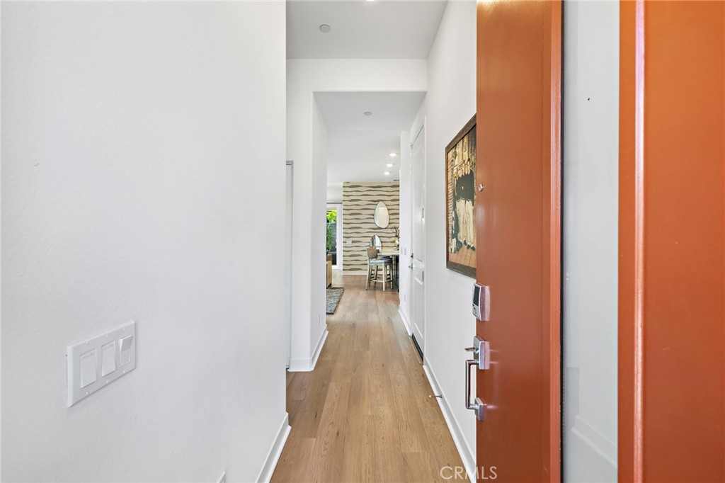 MLS #OC25260069 image #5