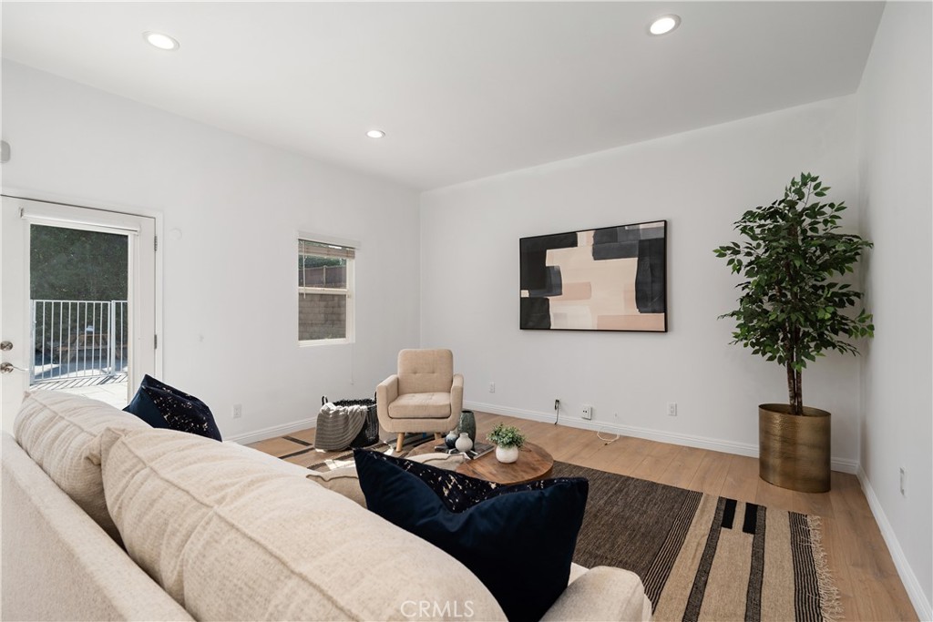 MLS #OC25260107 image #11