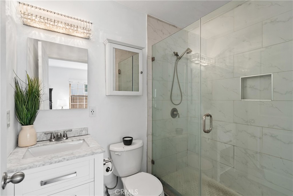 MLS #OC25260107 image #19