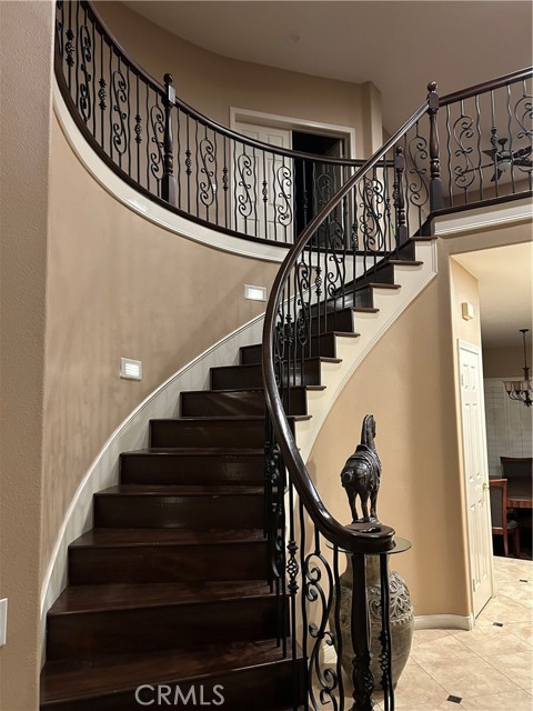 MLS #OC25260123 image #1