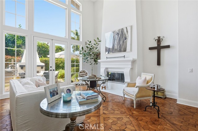 MLS #OC25260132 image #1