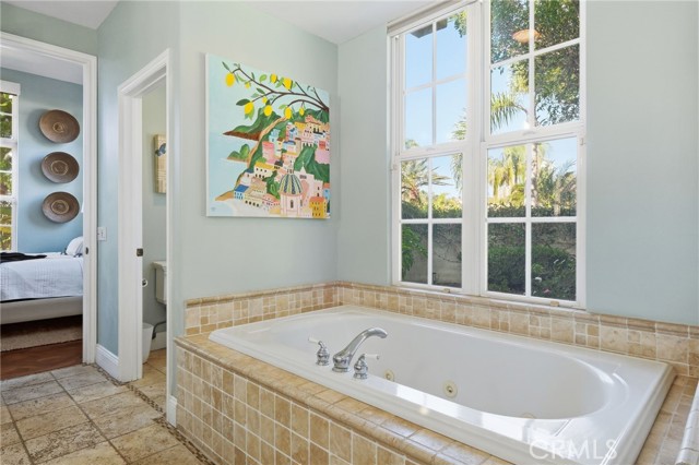 MLS #OC25260132 image #28