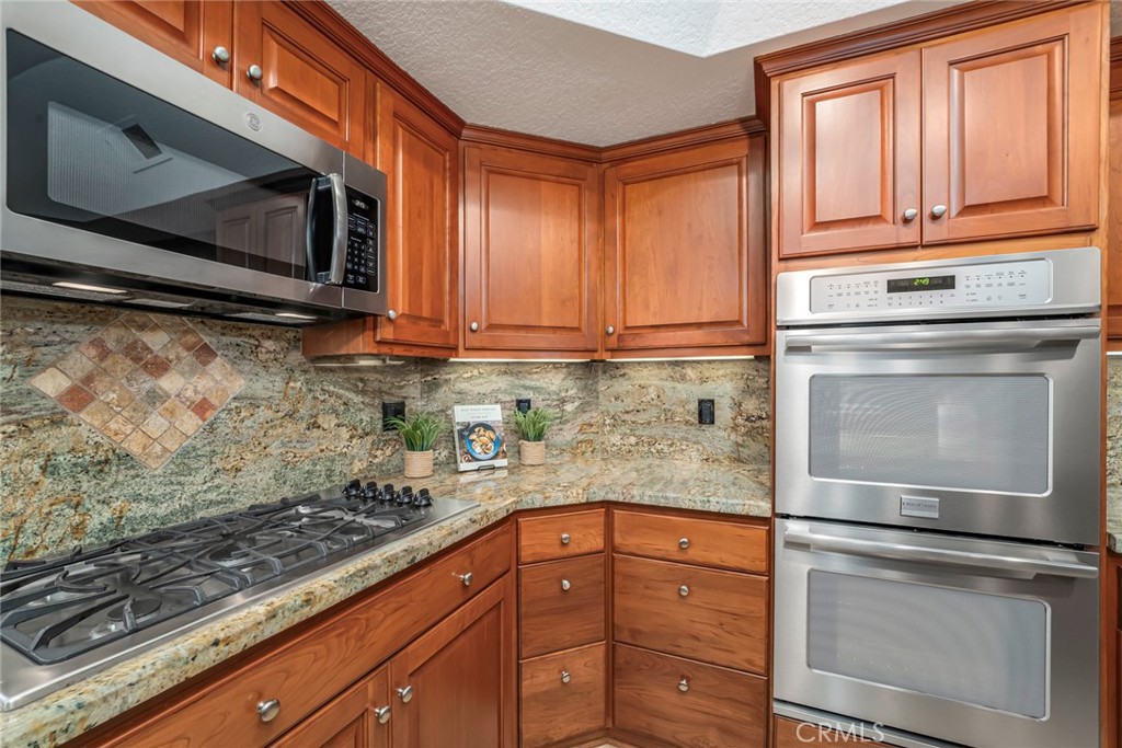 MLS #OC25260159 image #23