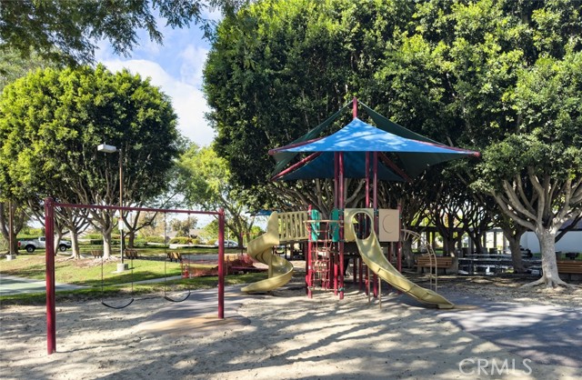 MLS #OC25239517 image #32