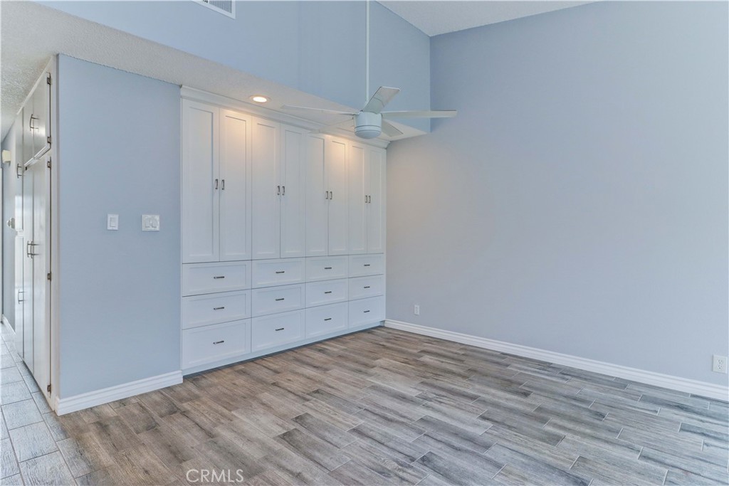 MLS #OC25260192 image #10