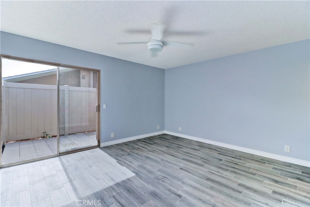 MLS #OC25260192 image #24