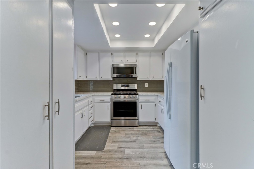 MLS #OC25260192 image #3