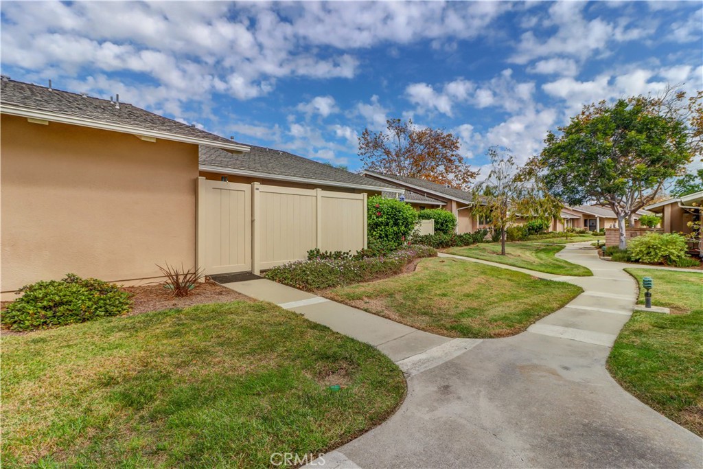 MLS #OC25260192 image #35