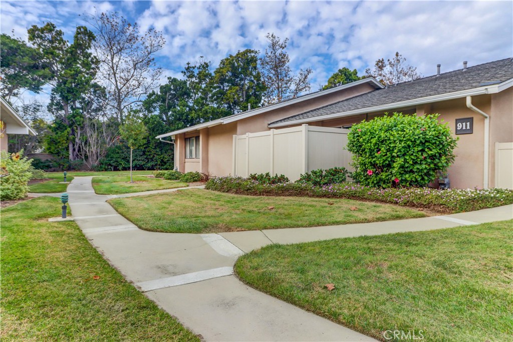 MLS #OC25260192 image #36