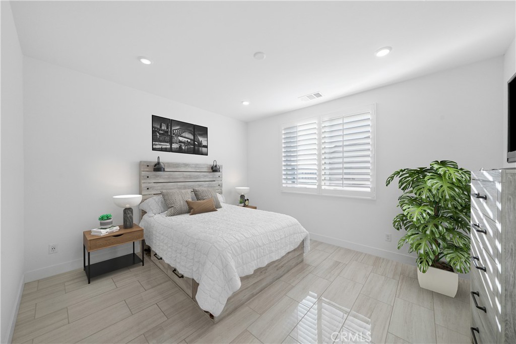 MLS #OC25260225 image #15