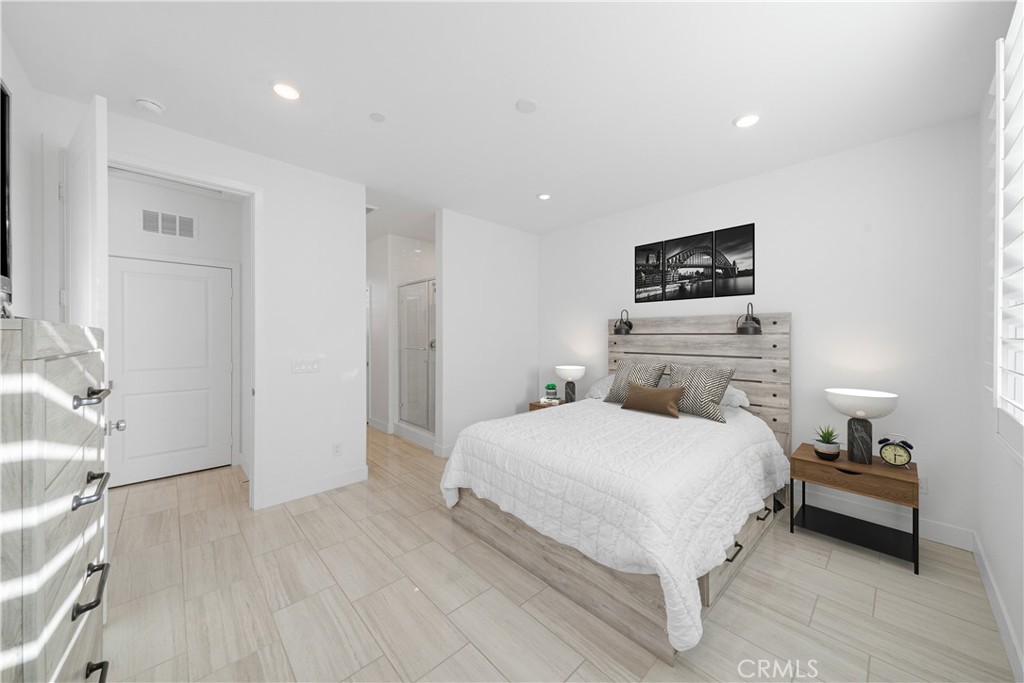 MLS #OC25260225 image #16