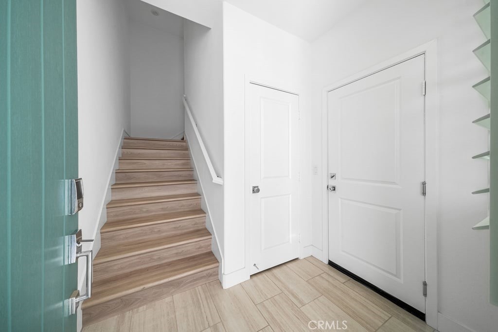 MLS #OC25260225 image #3