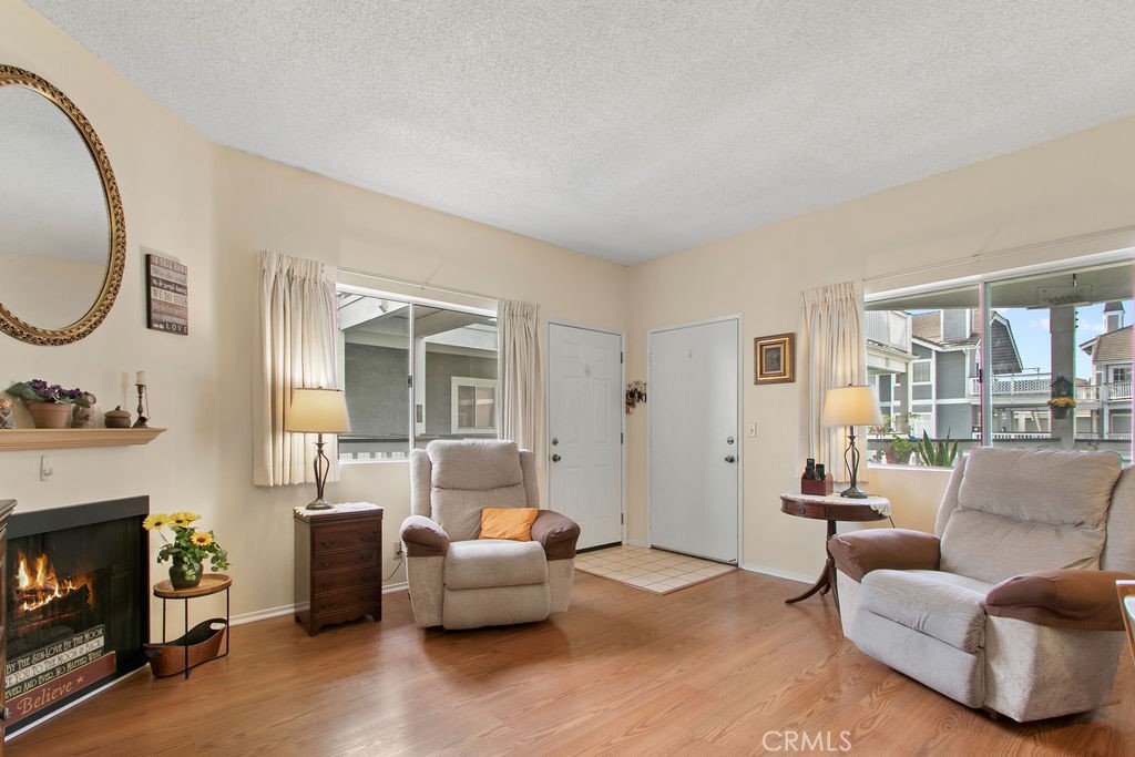 MLS #OC25260227 image #2