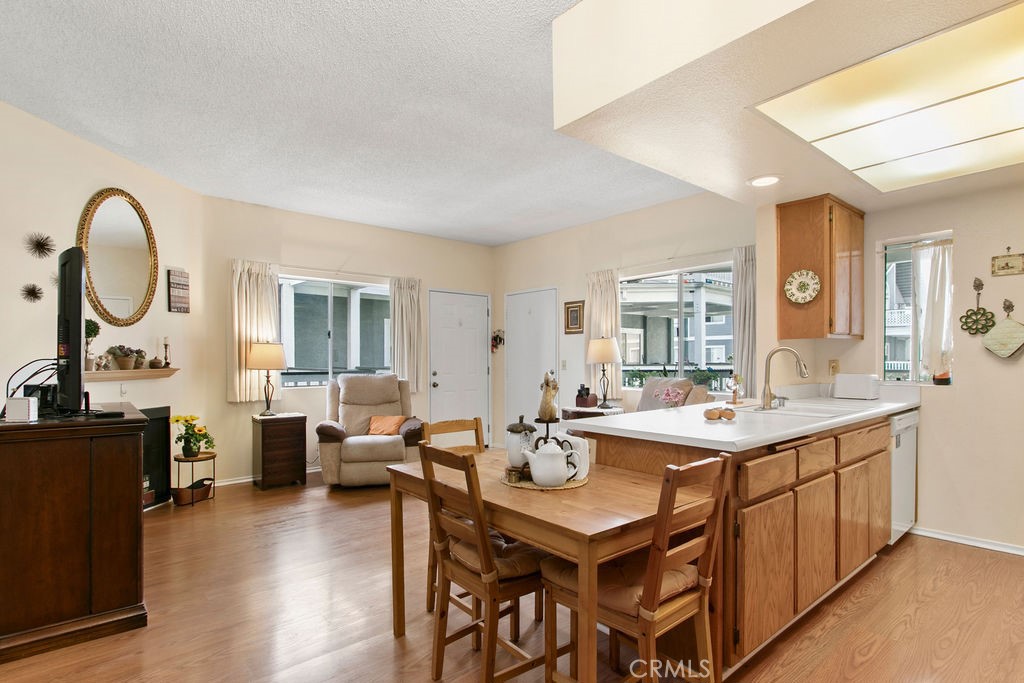 MLS #OC25260227 image #3