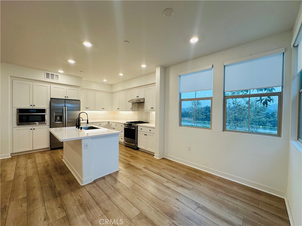 MLS #OC25260250 image #1