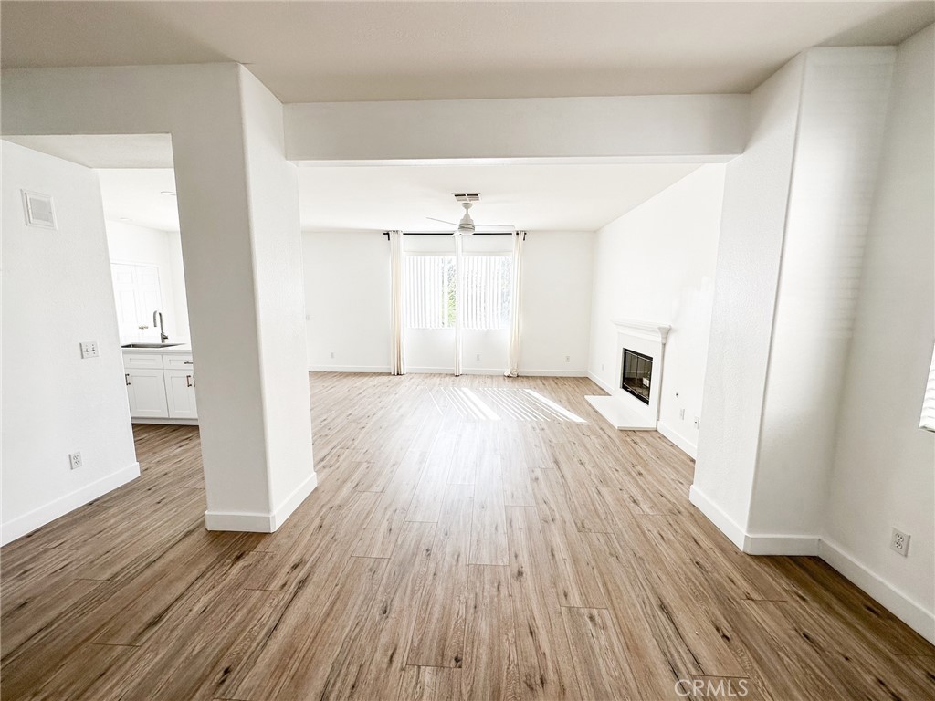 MLS #OC25260252 image #1