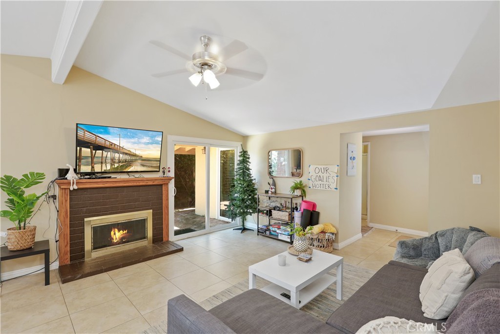 MLS #OC25260257 image #2