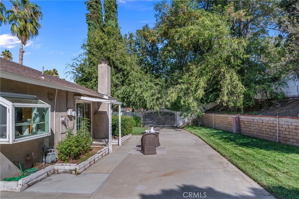 MLS #OC25232119 image #11