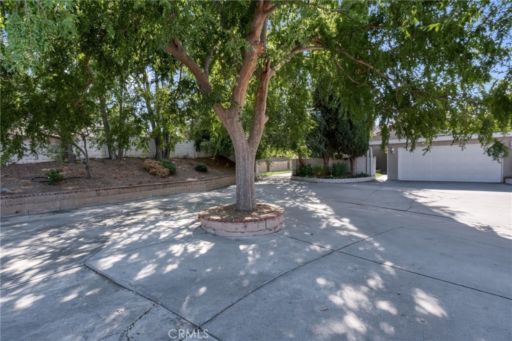 MLS #OC25232119 image #2