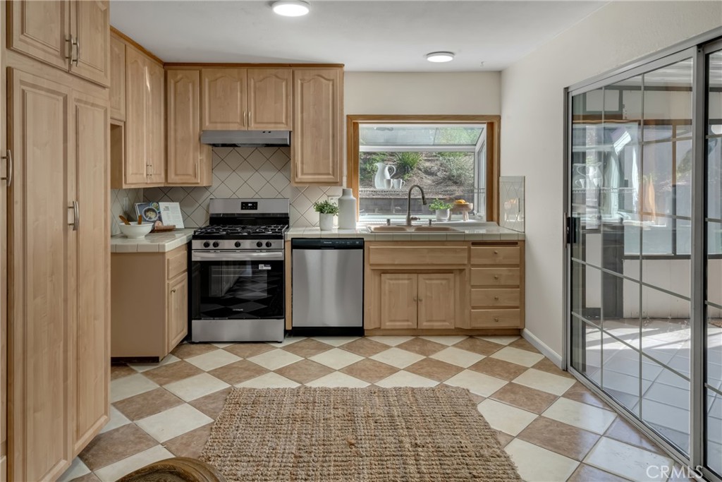 MLS #OC25232119 image #20