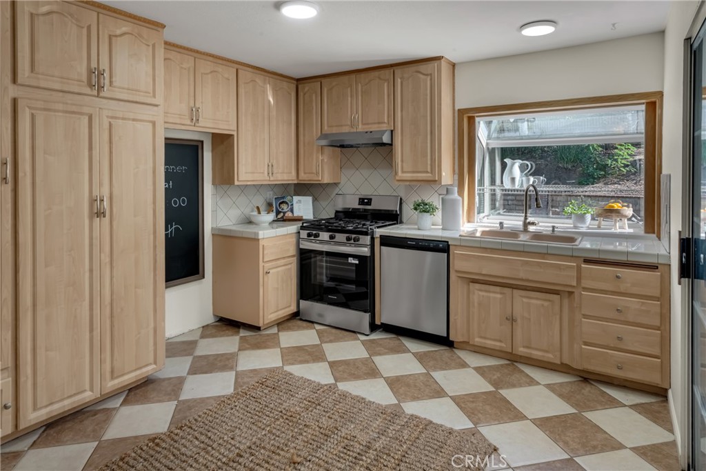 MLS #OC25232119 image #21