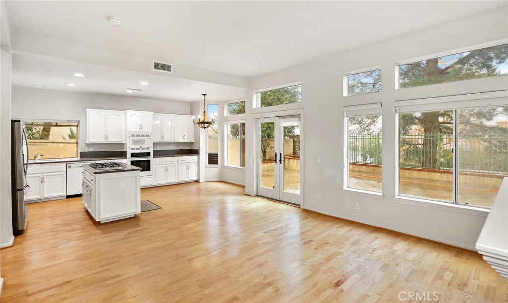 MLS #OC25260266 image #11