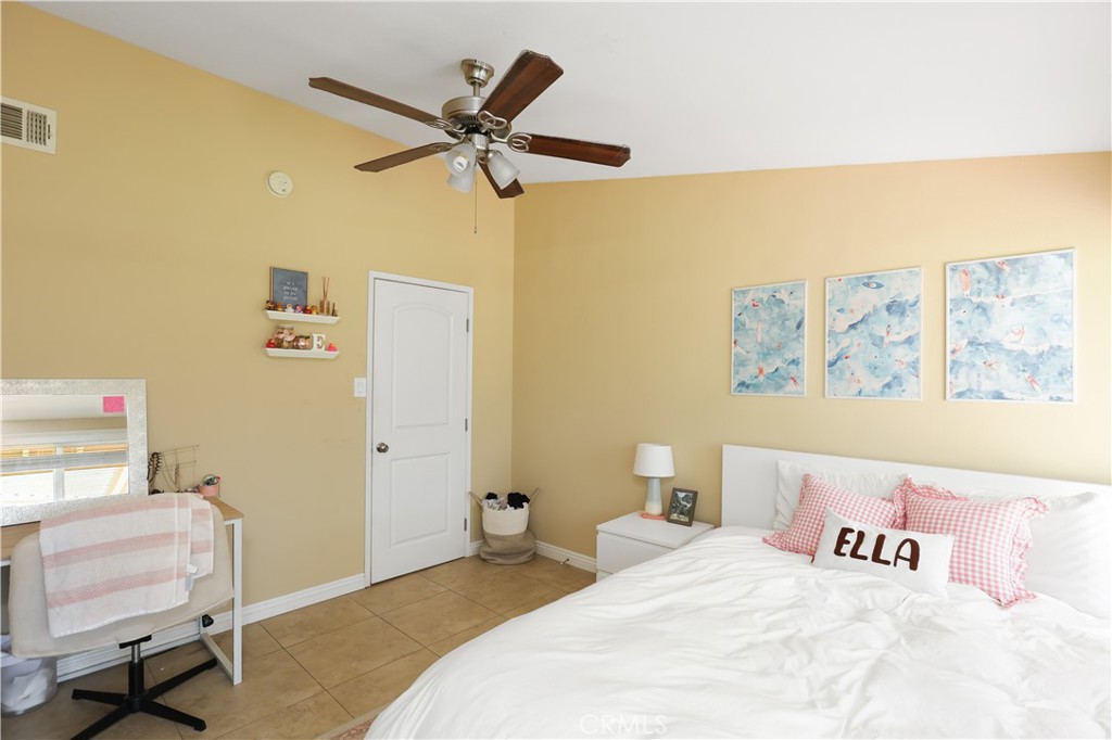 MLS #OC25260276 image #11