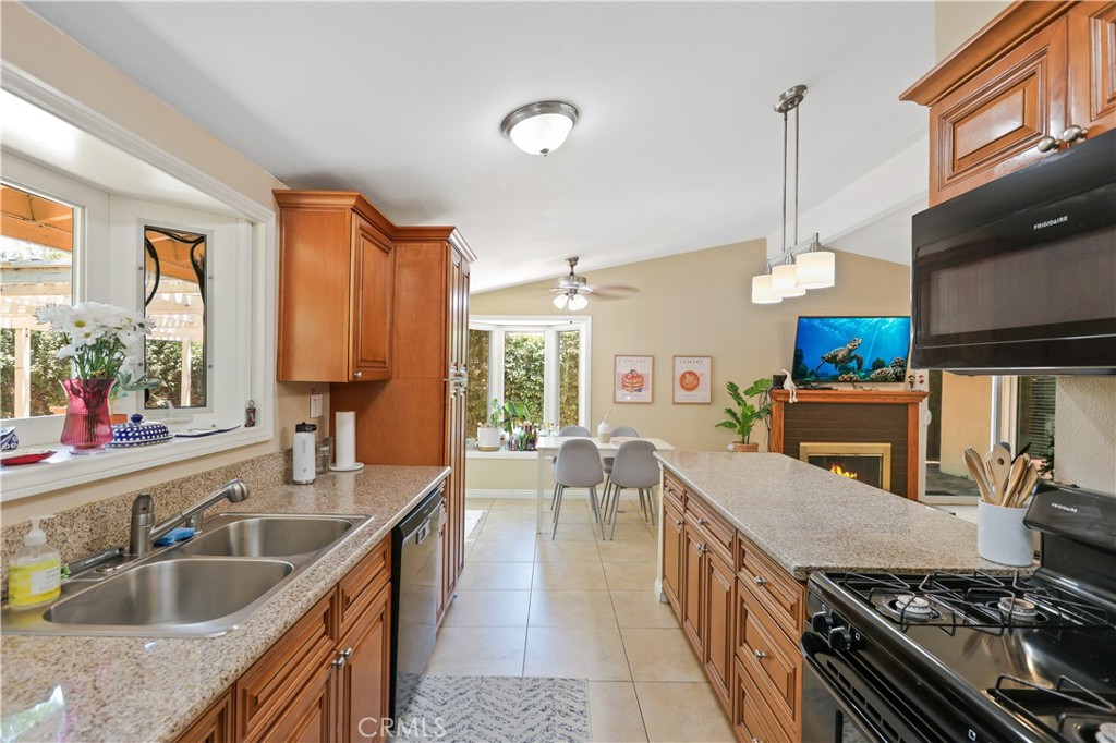 MLS #OC25260276 image #22