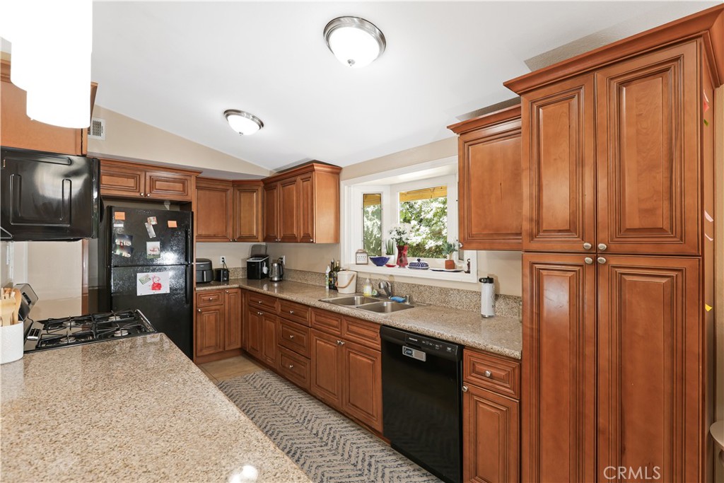 MLS #OC25260276 image #5