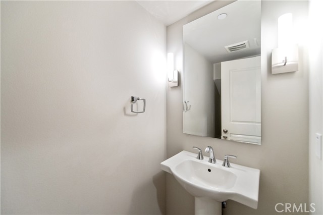 MLS #OC25260288 image #4