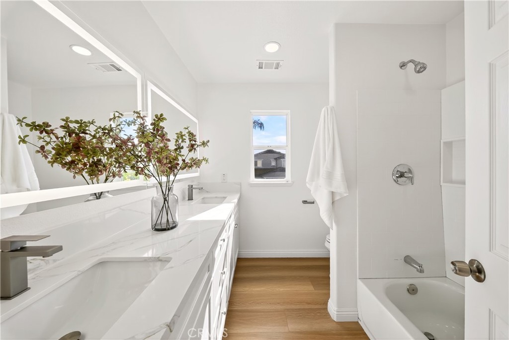 MLS #OC25260296 image #26