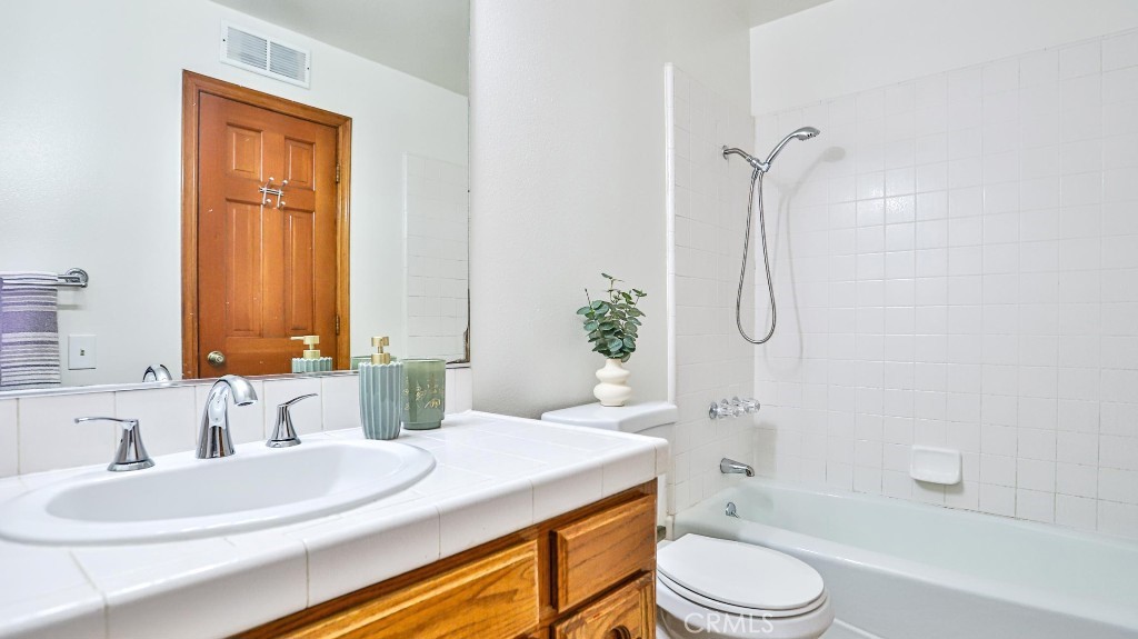 MLS #OC25260313 image #14