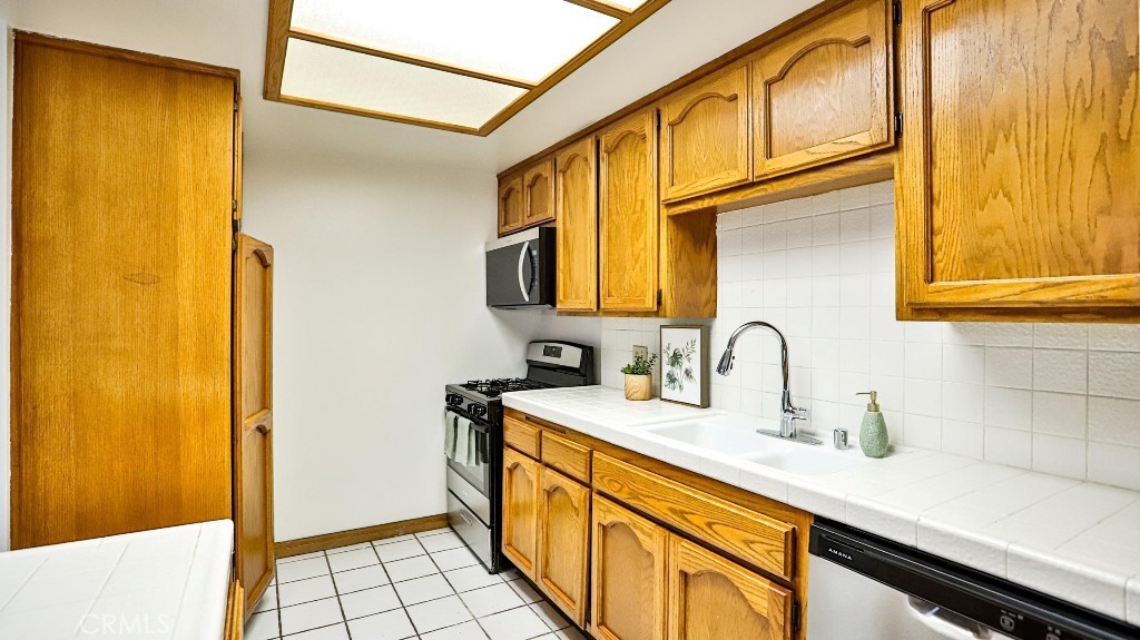 MLS #OC25260313 image #7