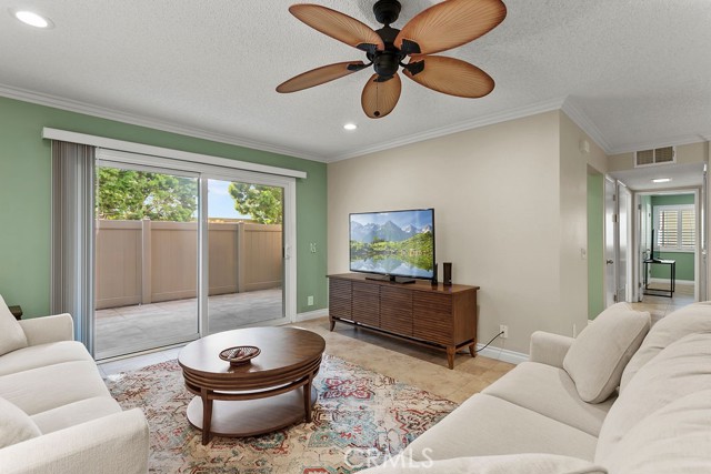 MLS #OC25260324 image #4