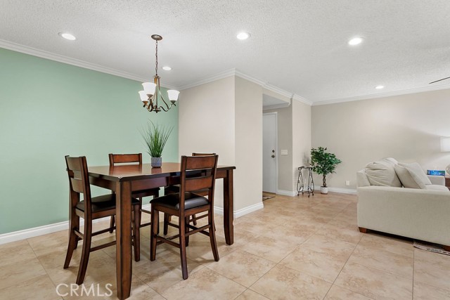 MLS #OC25260324 image #9