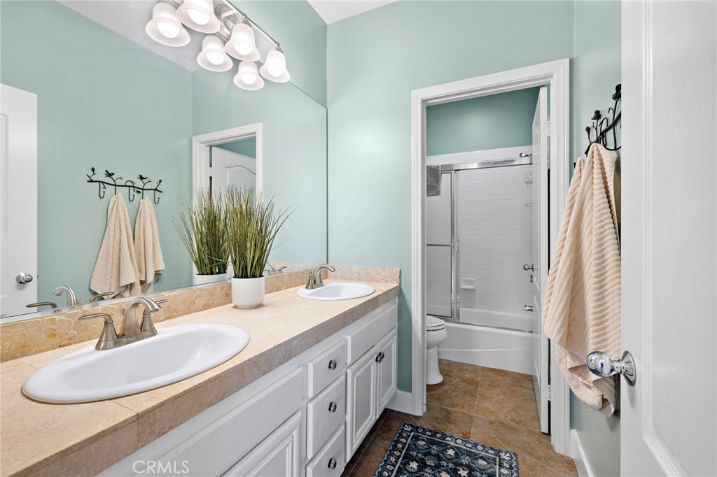 MLS #OC25260326 image #13