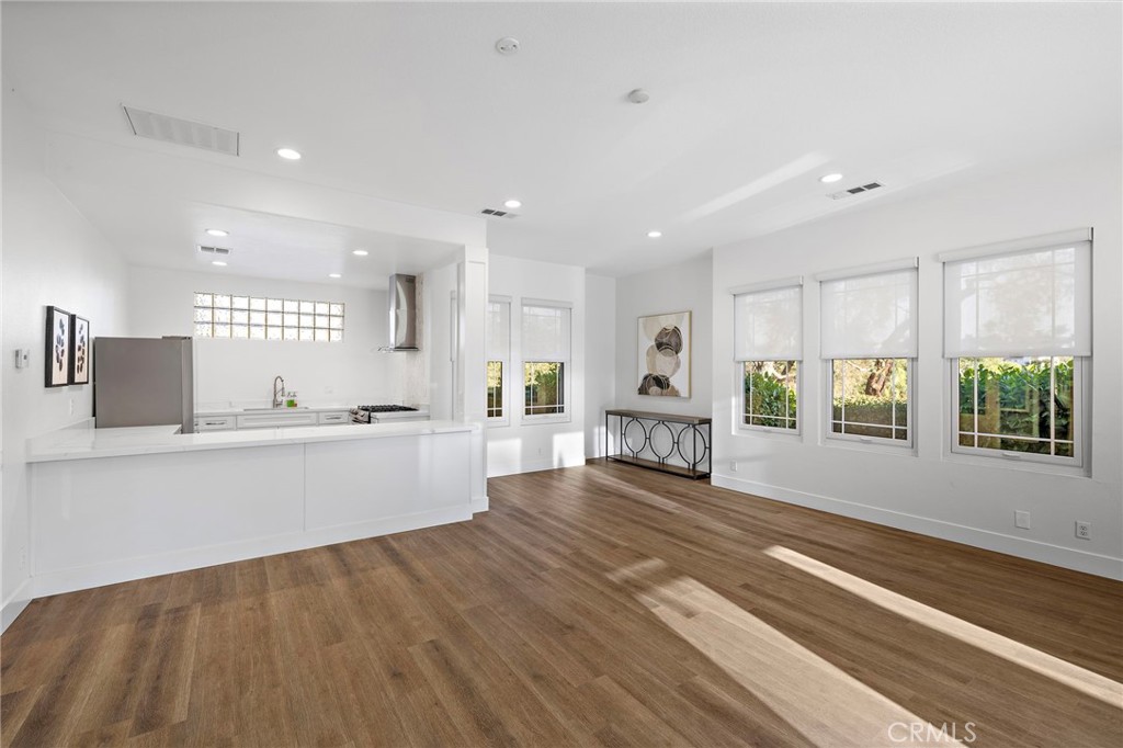 MLS #OC25260326 image #26