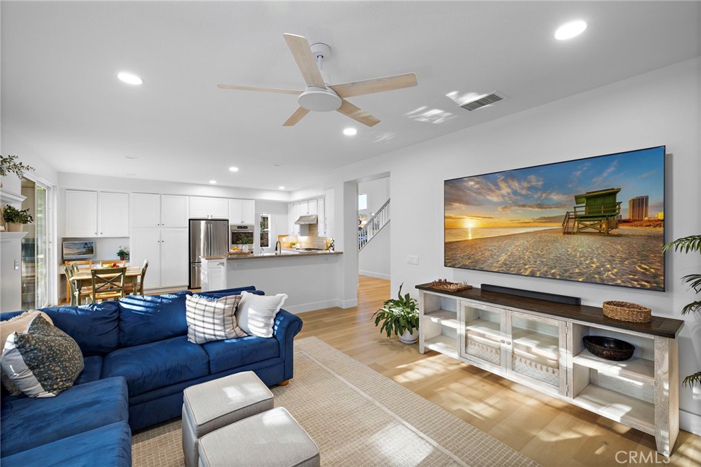 MLS #OC25260326 image #3