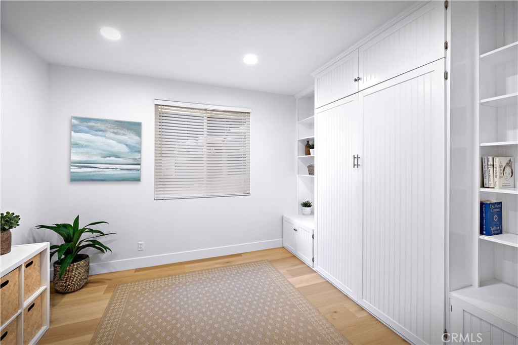 MLS #OC25260326 image #5